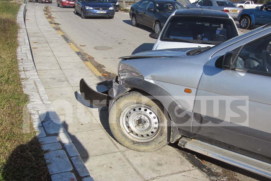 Πύργος: Παραλίγο τραγωδία μετά από καραμπόλα στα φανάρια της Φιλοθέης - Φωτογραφία 3