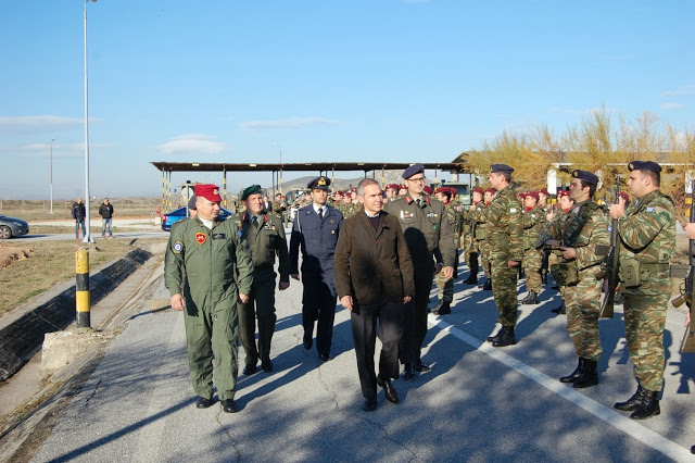 Επίσκεψη ΥΦΕΘΑ Θανάση Δαβάκη στην 1η ΤΑΞΑΣ, στο 307 ΤΣΥΑΥ και στην 111 ΠΜ - Φωτογραφία 2