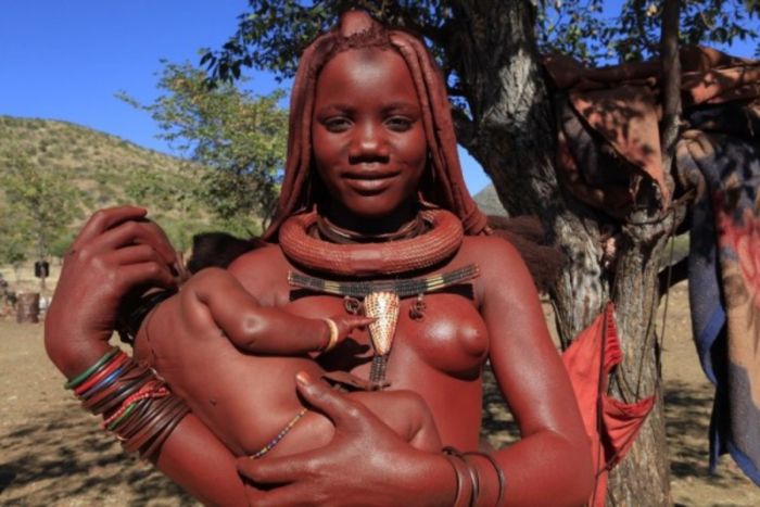 Μια φυλή στην Αφρική και η σχετικότητα της ηλικίας - Φωτογραφία 1