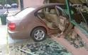 52χρονος κατεδάφισε με το αυτοκίνητό του το Υπουργείο Πολιτισμού [photo]