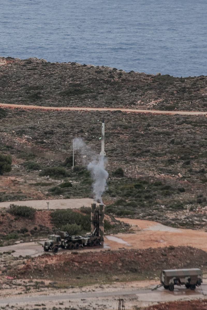 Βίντεο και φωτογραφίες από την επιτυχή εκτόξευση του θανατηφόρου βλήματος των S-300 στην Κρήτη - Φωτογραφία 2