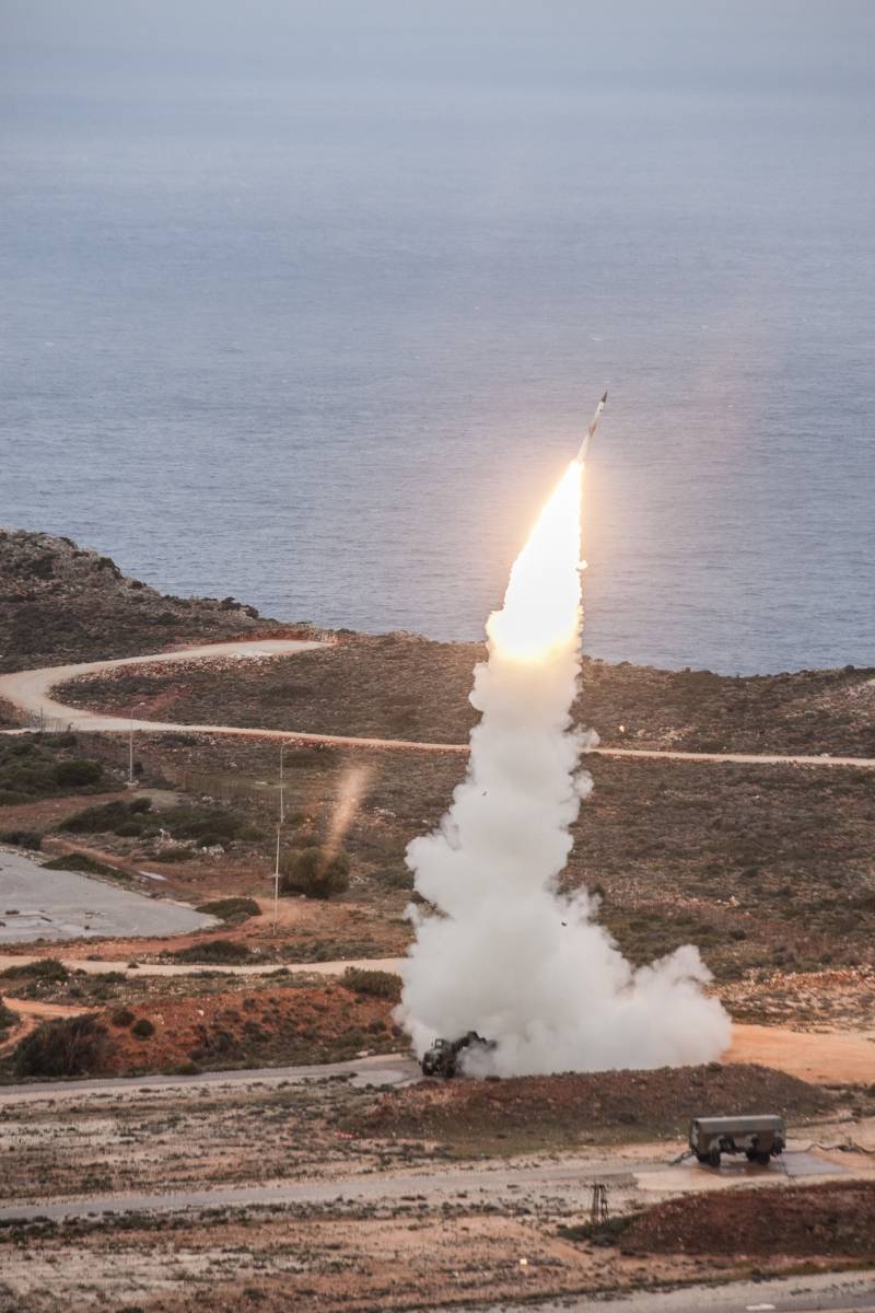 Βίντεο και φωτογραφίες από την επιτυχή εκτόξευση του θανατηφόρου βλήματος των S-300 στην Κρήτη - Φωτογραφία 3