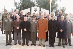 ΠΑΡΟΥΣΙΑ ΑΡΧΗΓΟΥ ΓΕΕΘΑ ΣΤΙΣ ΕΚΔΗΛΩΣΕΙΣ ΓΕΝΕΘΛΙΑΣ ΗΜΕΡΑΣ ΤΗΣ ΧΙΙ Μ/Κ ΜΠ «ΕΒΡΟΥ»
