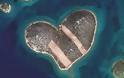 Το νησί-καρδιά και οι φωτογραφίες από το διάστημα