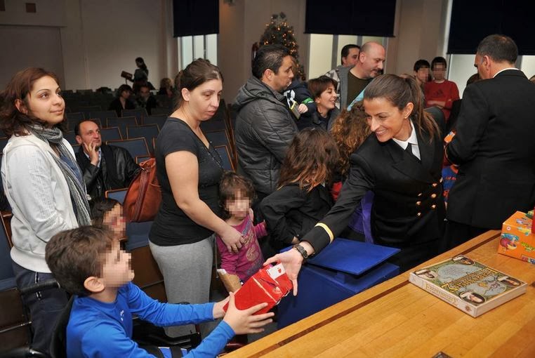 Προσφορά Χριστουγεννιάτικων Δώρων στην «Κιβωτό του Κόσμου» και στην «Ανοιχτή Αγκαλιά» από το ΠΝ - Φωτογραφία 7