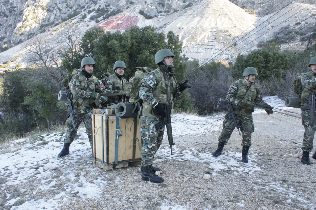 Οι Τούρκοι εκπαιδεύουν Σκοπιανούς Αξιωματικούς σε Καταδρομικές και Αντιαεροπορικές επιχειρήσεις ! - Φωτογραφία 3