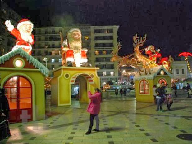 Πάτρα: Σχεδόν έτοιμο το εντυπωσιακό Χριστουγεννιάτικο χωριό στην πλατεία Γεωργίου – Δείτε φωτο - Φωτογραφία 2