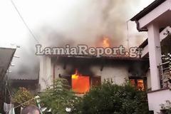 ΤΩΡΑ: Καίγεται σπίτι στον Άγιο Λουκά στη Λαμία