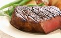 Η άγνωστη κι επικίνδυνη ουσία που μετατρέπει τα «ρετάλια» κρέατος σε πανάκριβα φιλέτα