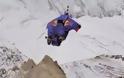 Πηδώντας από το ψηλότερο βουνό του κόσμου [Video]