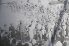 «Ήμουνε στο γάμο του Νικήτα με κουμπάρο το φρούραρχο…»