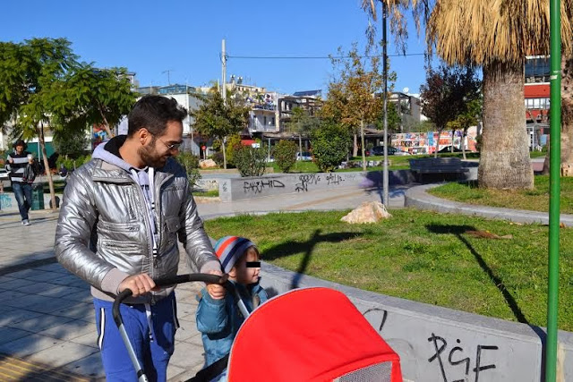 Ποιος λαϊκός τραγουδιστής έγινε για δεύτερη φορά «χαζομπαμπάς»; [Photos] - Φωτογραφία 3