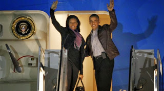 Ομπάμα: Διακοπές 17 ημερών και 4 εκατ. δολαρίων, μπας και καλμάρει τη Μισέλ.. - Φωτογραφία 1
