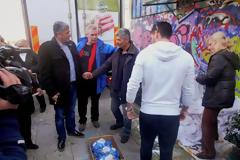 Γεύματα και γαλοπούλες προσέφερε ο Δήμαρχος Αμαρουσίου Γ. Πατούλης, στους δικαιούχους των προνοιακών δομών του Δήμου ενόψει των γιορτών των Χριστουγέννων