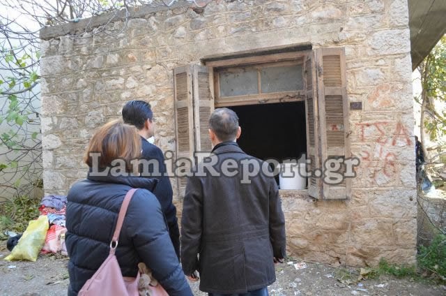 Λαμία: Ζούσαν μέσα σε βουνό από σκουπίδια μαζί με τα ποντίκια - Σφραγίστηκε το σπίτι με εντολή Εισαγγελέα - Φωτογραφία 4