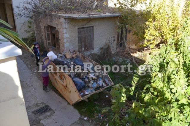 Λαμία: Ζούσαν μέσα σε βουνό από σκουπίδια μαζί με τα ποντίκια - Σφραγίστηκε το σπίτι με εντολή Εισαγγελέα - Φωτογραφία 6