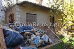 Λαμία: Ζούσαν μέσα σε βουνό από σκουπίδια μαζί με τα ποντίκια - Σφραγίστηκε το σπίτι με εντολή Εισαγγελέα