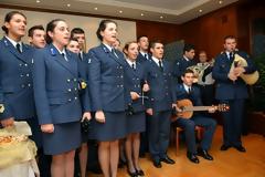 Χριστουγεννιάτικα Κάλαντα από τη Χορωδία της ΣTYA