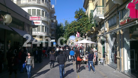 Οι Κύπριοι ξεχάσαν για λίγο την κρίση και το έριξαν στα ψώνια - Φωτογραφία 3