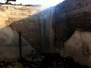 Στις φλόγες διώροφο σπίτι στην Ορεινή Καλαμπάκα [Photos] - Φωτογραφία 3