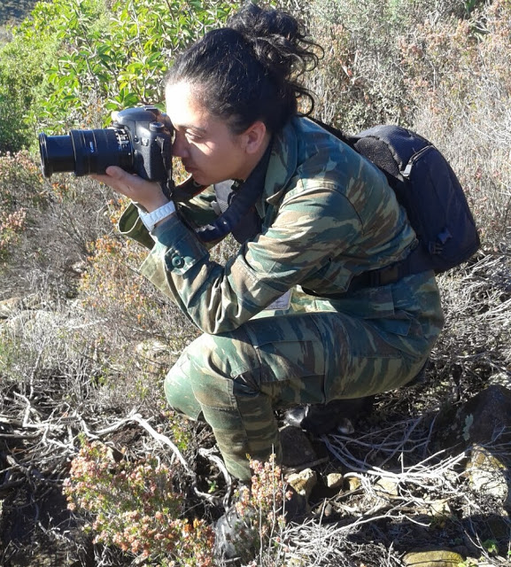 Χρυσούλα: Το Κορίτσι του Στρατού που μπροστά της “στέκονται προσοχή” ακόμη και …Στρατηγοί ! - Φωτογραφία 2