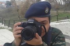Χρυσούλα: Το Κορίτσι του Στρατού που μπροστά της “στέκονται προσοχή” ακόμη και …Στρατηγοί !