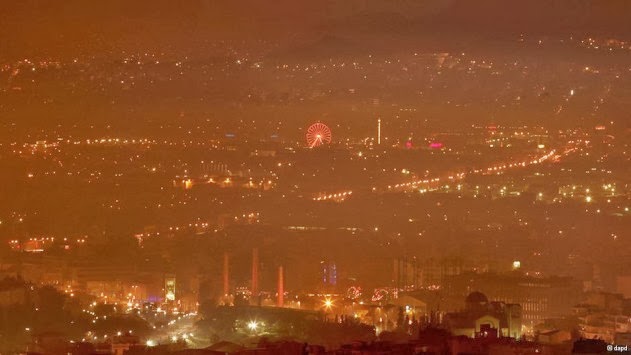 Στουρνάρας-Αδωνις-Μανιάτης: Ψοφήστε είτε από το κρύο είτε από την αιθαλομίχλη και τις αναθυμιάσεις - Φωτογραφία 1