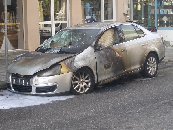 Εμπρησμός σε ΙΧ αυτοκίνητο στην Χαριλάου Τρικούπη [Photos] - Φωτογραφία 3