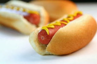 Σύρος: Έφτιαξε hot dog μήκους 1,5 μέτρου! - Φωτογραφία 1