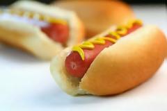 Σύρος: Έφτιαξε hot dog μήκους 1,5 μέτρου!