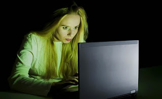 Τα συμπτώματα του εθισμού στο ίντερνετ είναι όμοια με του εθισμού στα ναρκωτικά - Φωτογραφία 1