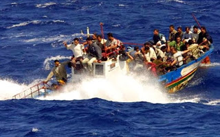 Ρυμουλκήθηκε σκάφος με 94 μετανάστες στην Πύλο - Φωτογραφία 1