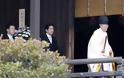 Οργή για επίσκεψη του Ιάπωνα πρωθυπουργού σε αμφιλεγόμενο μνημείο πολέμου