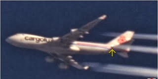 Δείτε φωτεινή σφαίρα να περνά διπλά από αεροσκάφος στην Ιταλία - Φωτογραφία 1
