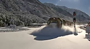 Δείτε την εκπληκτική διαδρομή τρένου μέσα στο χιόνι! [video] - Φωτογραφία 1