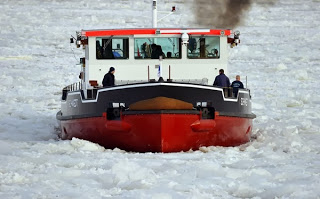 Κινεζικό παγοθραυστικό σπεύδει προς βοήθεια σε παγιδευμένο ρωσικό ερευνητικό πλοίο - Φωτογραφία 1