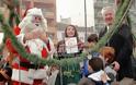 Δώρα στο Χριστουγεννιάτικο Χωριό μοίρασε ο Αϊ-Βασίλης [video]