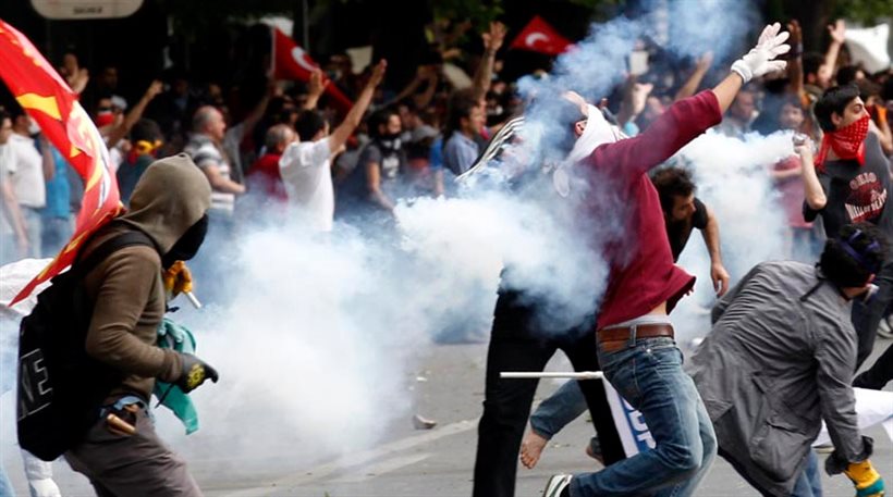 Γέμισε ξανά διαδηλωτές η πλατεία Ταξίμ και το πάρκο Γκεζί -  Καζάνι που βράζει η Τουρκία - Φωτογραφία 1