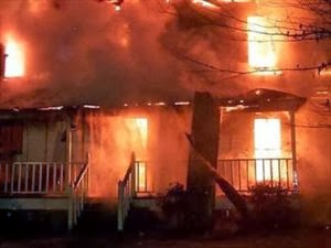 Κρήτη: Σπίτι έγινε παρανάλωμα του πυρός σε φωτιά που ξεκίνησε από τζάκι - Φωτογραφία 1