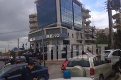 Ενέδρα θανάτου στον Άλιμο - Γάζωσαν με σφαίρες αντιπροσωπεία αυτοκινήτων – Στόχος ο ιδιοκτήτης που ανταπέδωσε τα πυρά!