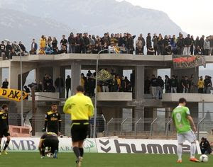 Χιουμοριστικές φωτογραφίες από τα ελληνικά γήπεδα το 2013 - Φωτογραφία 10