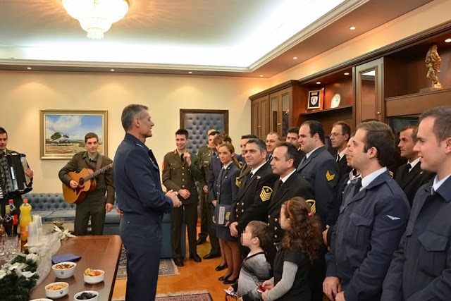 Πρωτοχρονιάτικα Κάλαντα στον Αρχηγό ΓΕΑ - Φωτογραφία 5