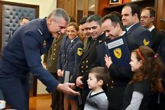 Πρωτοχρονιάτικα Κάλαντα στον Αρχηγό ΓΕΑ