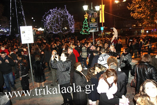 Χιλιάδες Τρικαλινοί στην υποδοχή του 2014 - Φωτογραφία 3