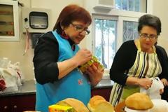 Γεύμα ανήμερα της Πρωτοχρονιάς για άπορους από τον ιερό ναό Ευαγγελιστριας Ναυπλίου
