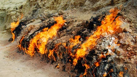 Φωτιά καίει πάνω από 4.000 χρόνια! - Φωτογραφία 3