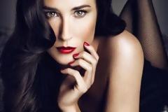 Νέος χρόνος, νέος έρωτας για την Demi Moore