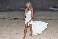 Παραμονή Πρωτοχρονιάς στην παραλία για τη Naomi Campbell