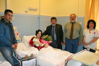 Κορίτσι το πρώτο μωρό του 2014 που γεννήθηκε στην Λέσβο - Φωτογραφία 1