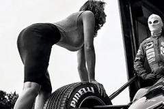 Τα κορίτσια της Pirelli έγιναν 50... και το γιορτάζουν (φωτό και βίντεο)